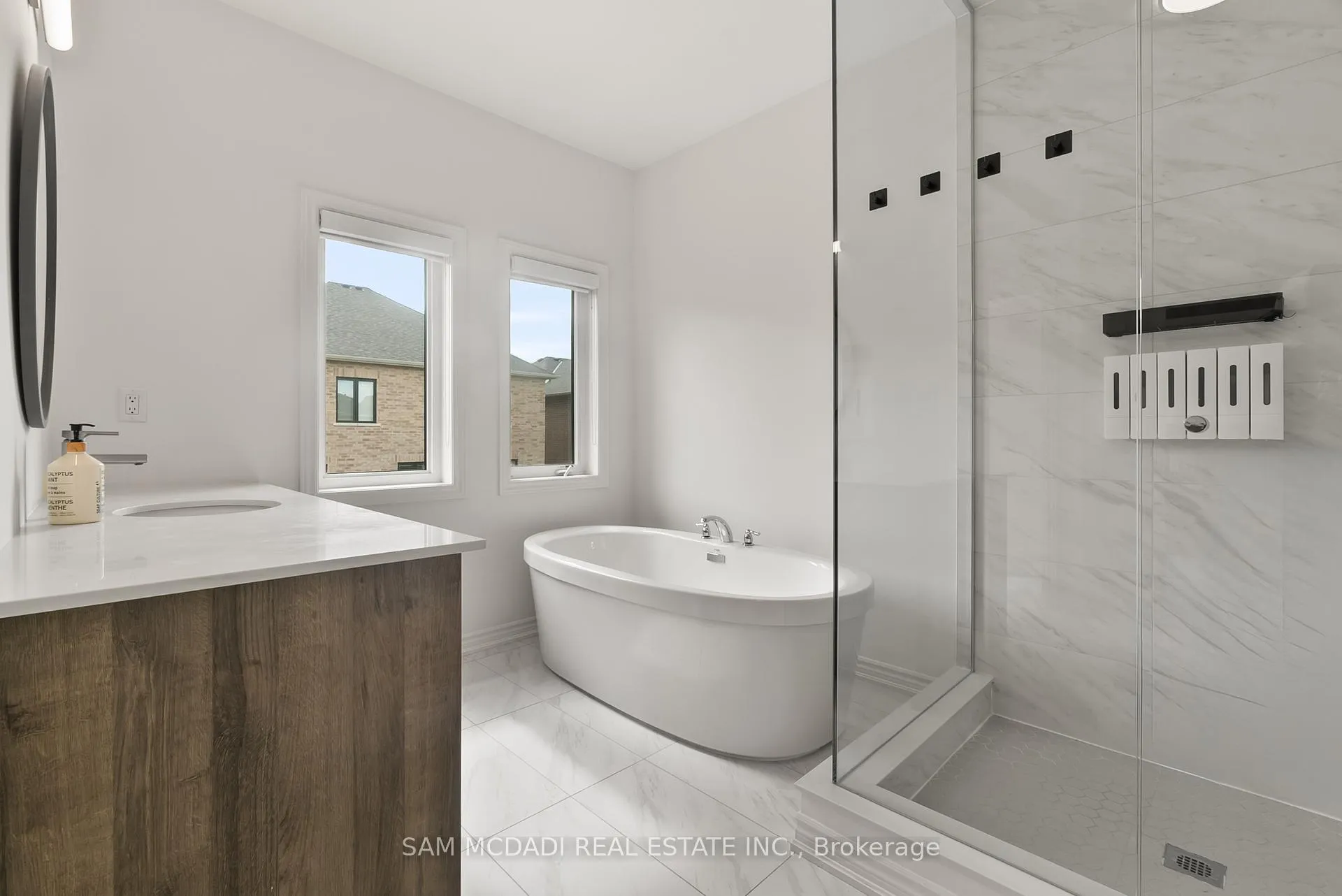 Photo 23 of 138 Factor Street, Vaughan, Kleinburg — HOMEH
