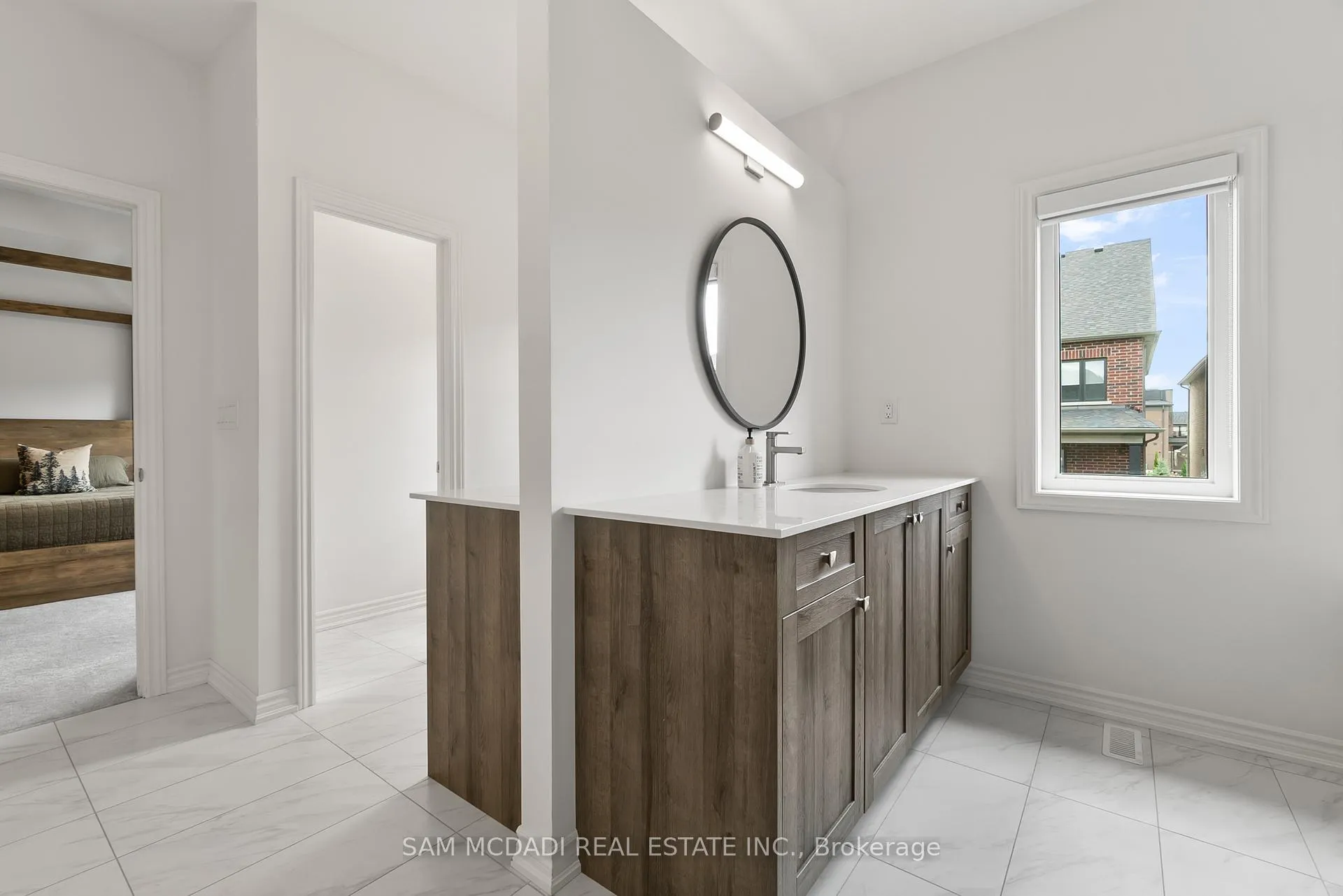 Photo 24 of 138 Factor Street, Vaughan, Kleinburg — HOMEH