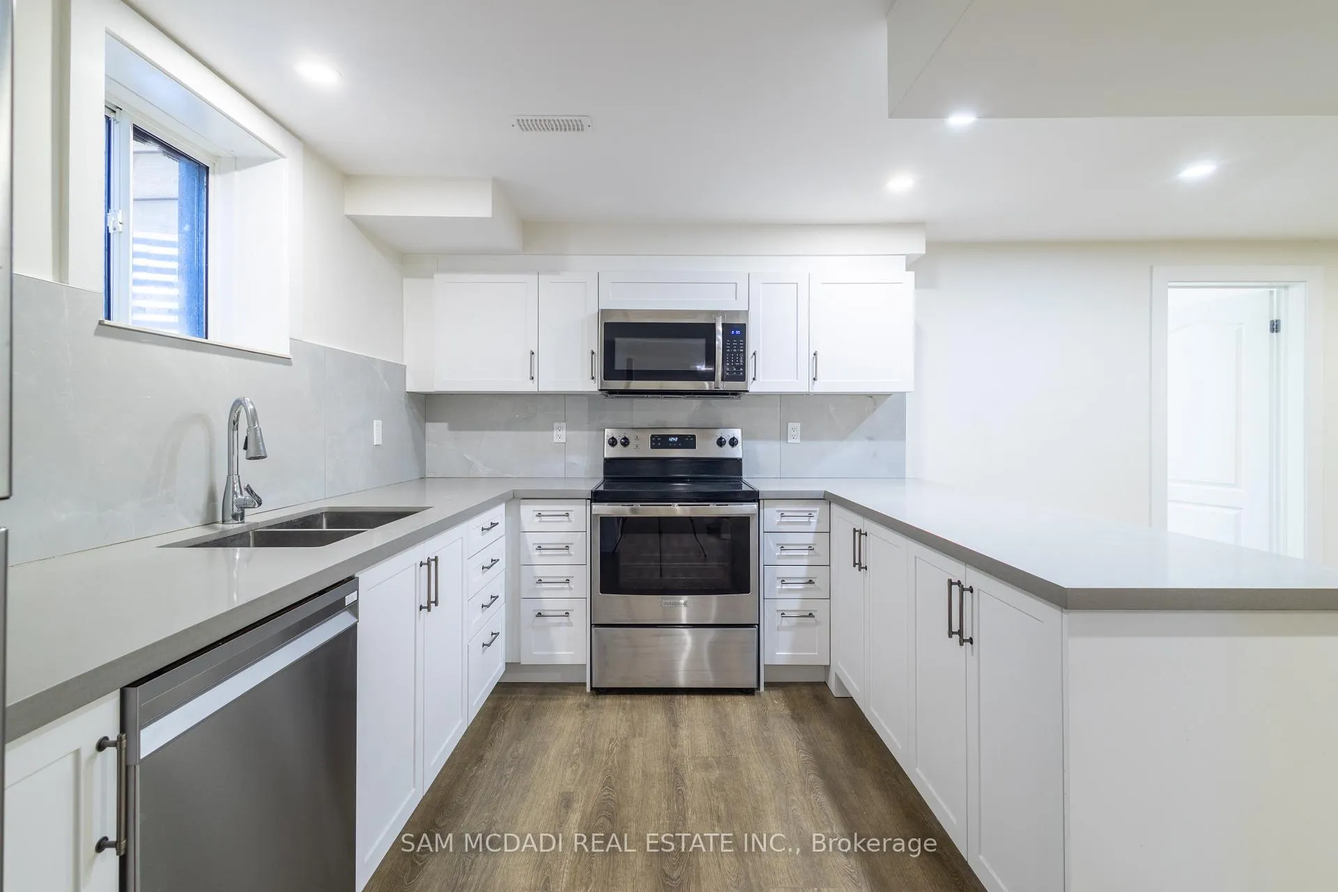 Photo 38 of 138 Factor Street, Vaughan, Kleinburg — HOMEH