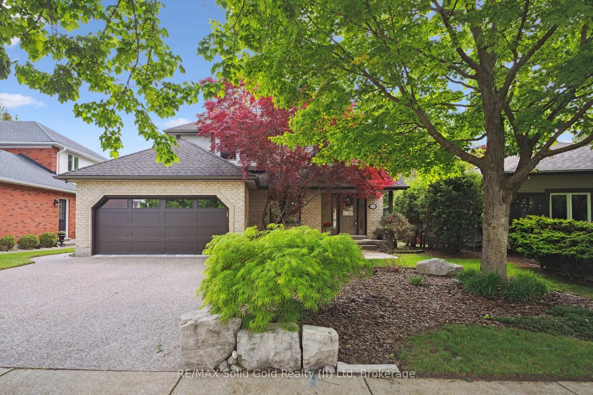 Photo 2 of 439 Brentcliffe Drive, Waterloo — HOMEH