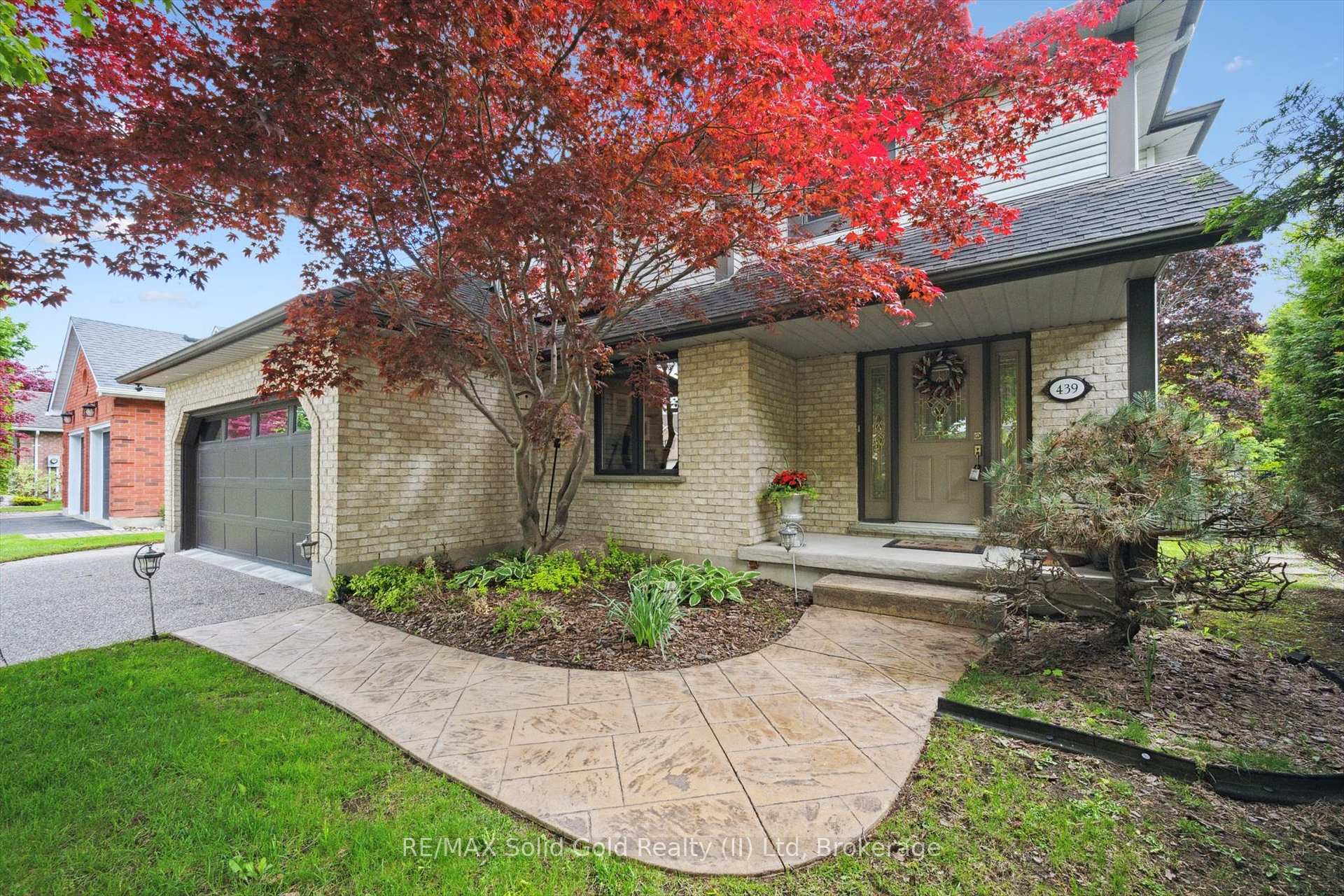 Photo 5 of 439 Brentcliffe Drive, Waterloo — HOMEH
