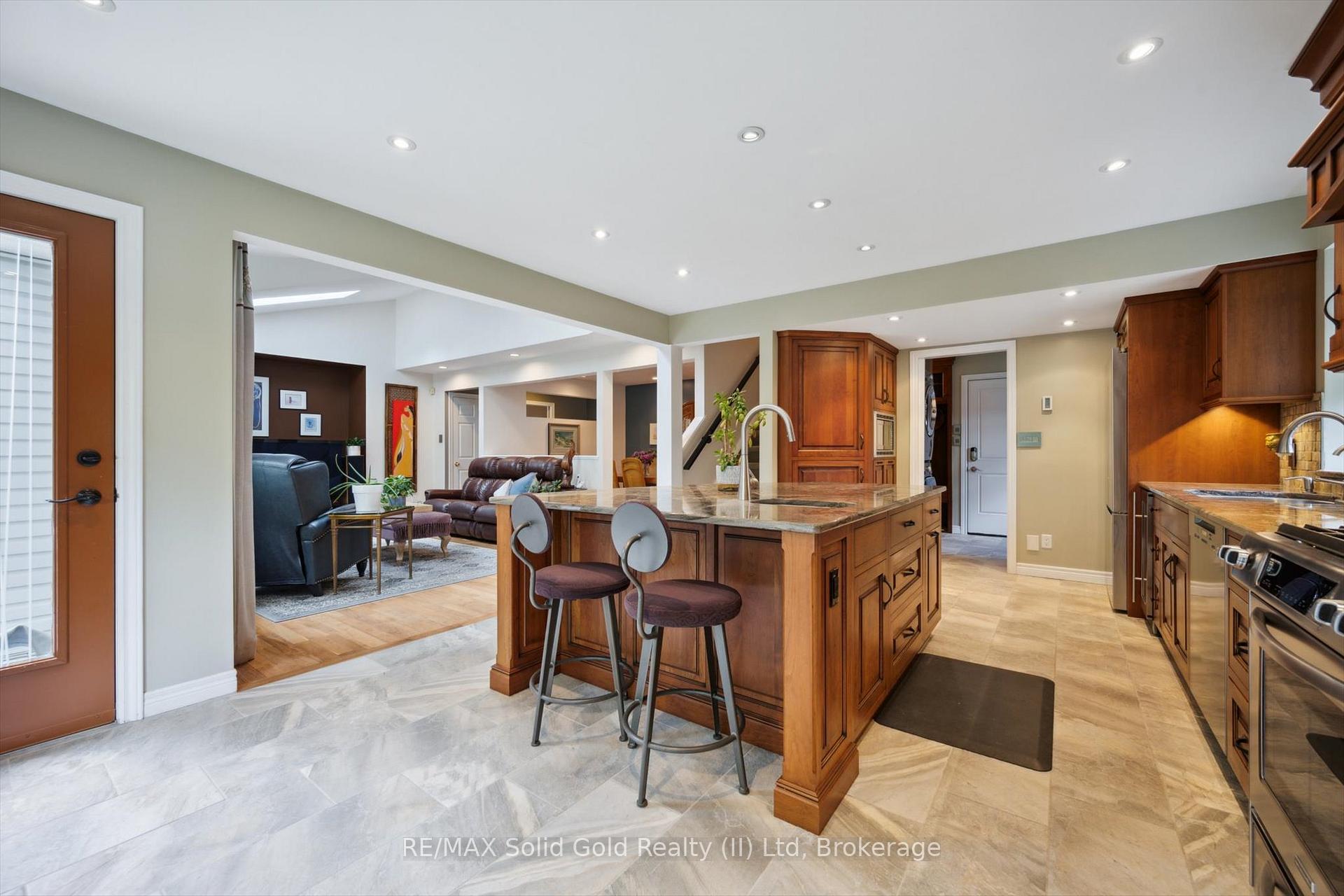 Photo 18 of 439 Brentcliffe Drive, Waterloo — HOMEH