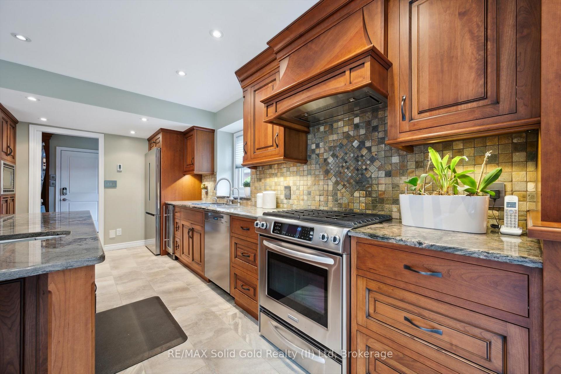 Photo 19 of 439 Brentcliffe Drive, Waterloo — HOMEH
