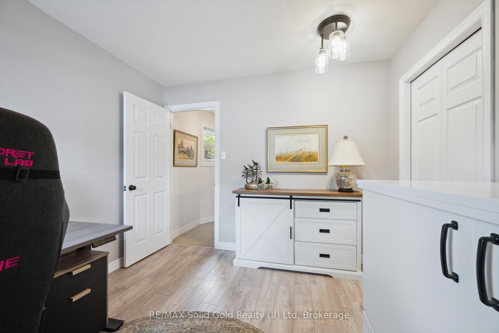 Photo 32 of 439 Brentcliffe Drive, Waterloo — HOMEH