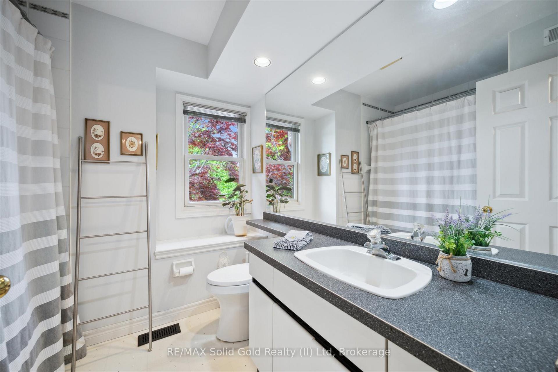 Photo 33 of 439 Brentcliffe Drive, Waterloo — HOMEH