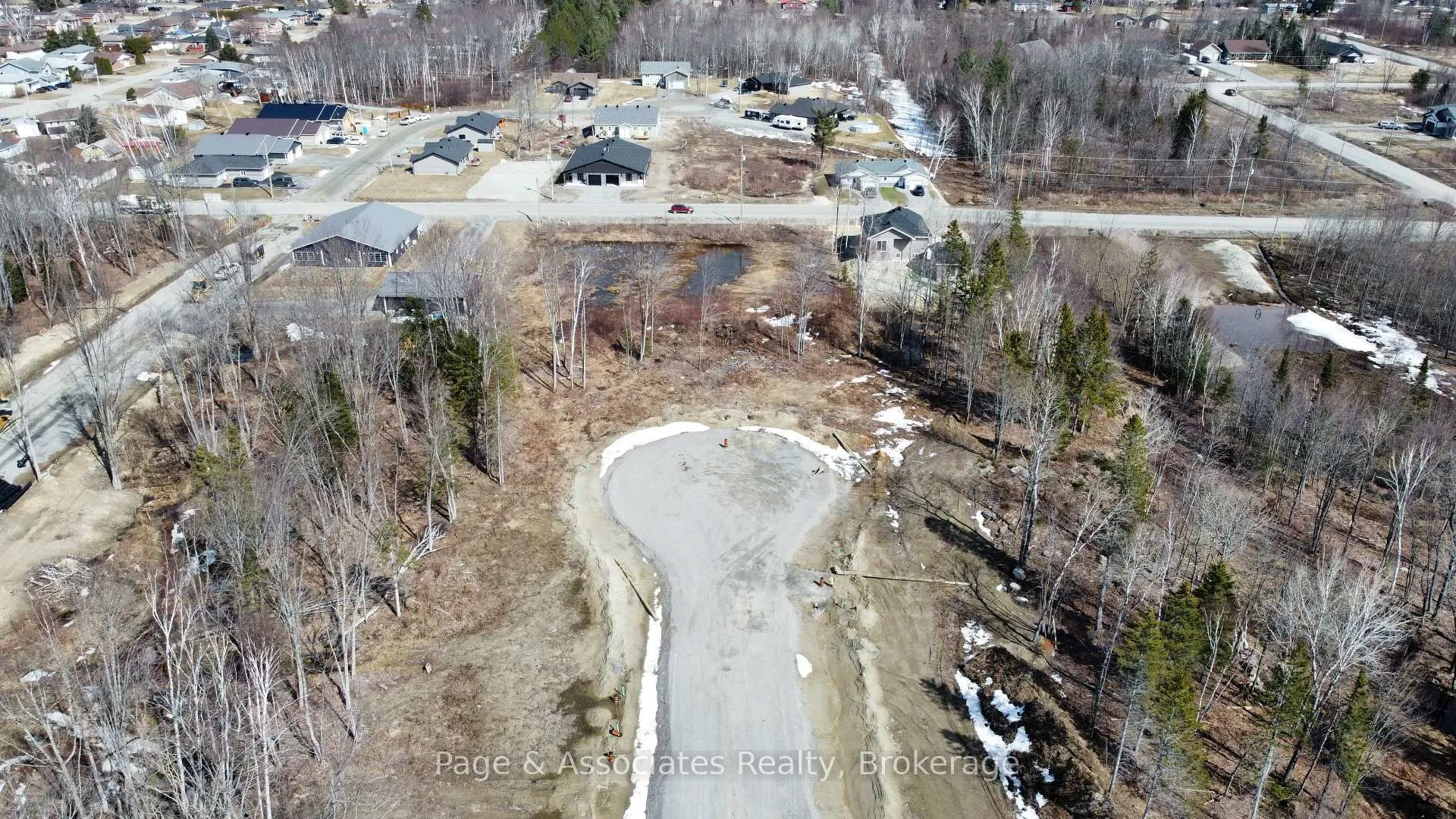 Photo 4 of 46 Brianne Court, West Nipissing, Sturgeon Falls — HOMEH