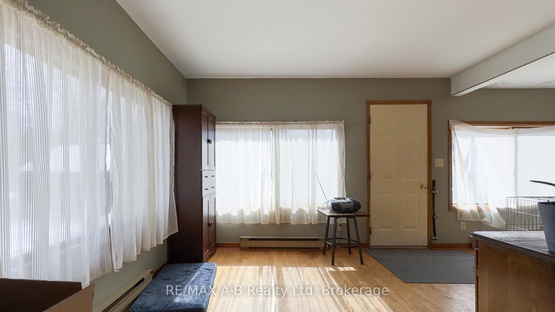 Photo 6 of 130 Quebec Street, West Perth, Mitchell — HOMEH