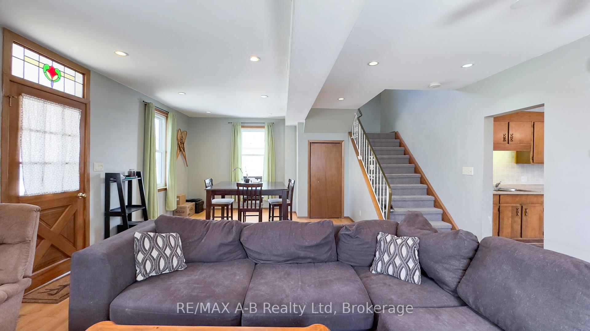 Photo 14 of 130 Quebec Street, West Perth, Mitchell — HOMEH