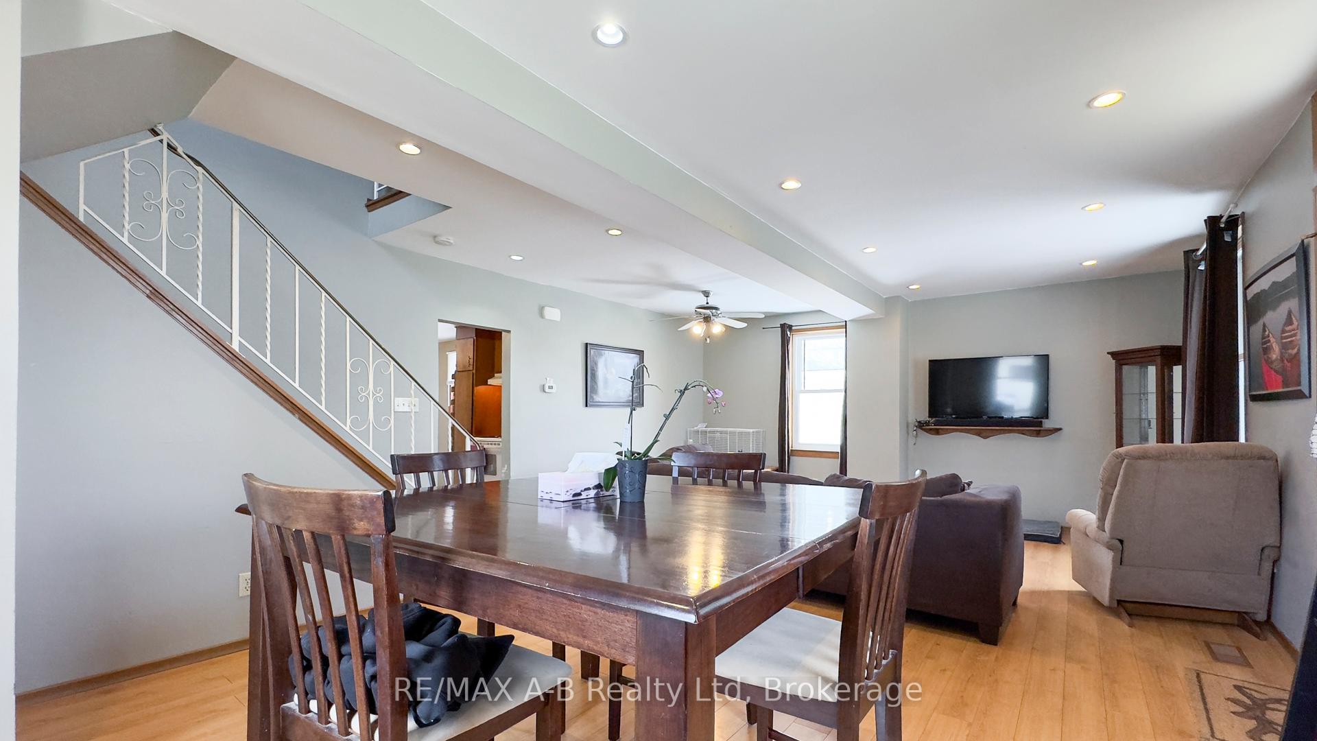 Photo 19 of 130 Quebec Street, West Perth, Mitchell — HOMEH