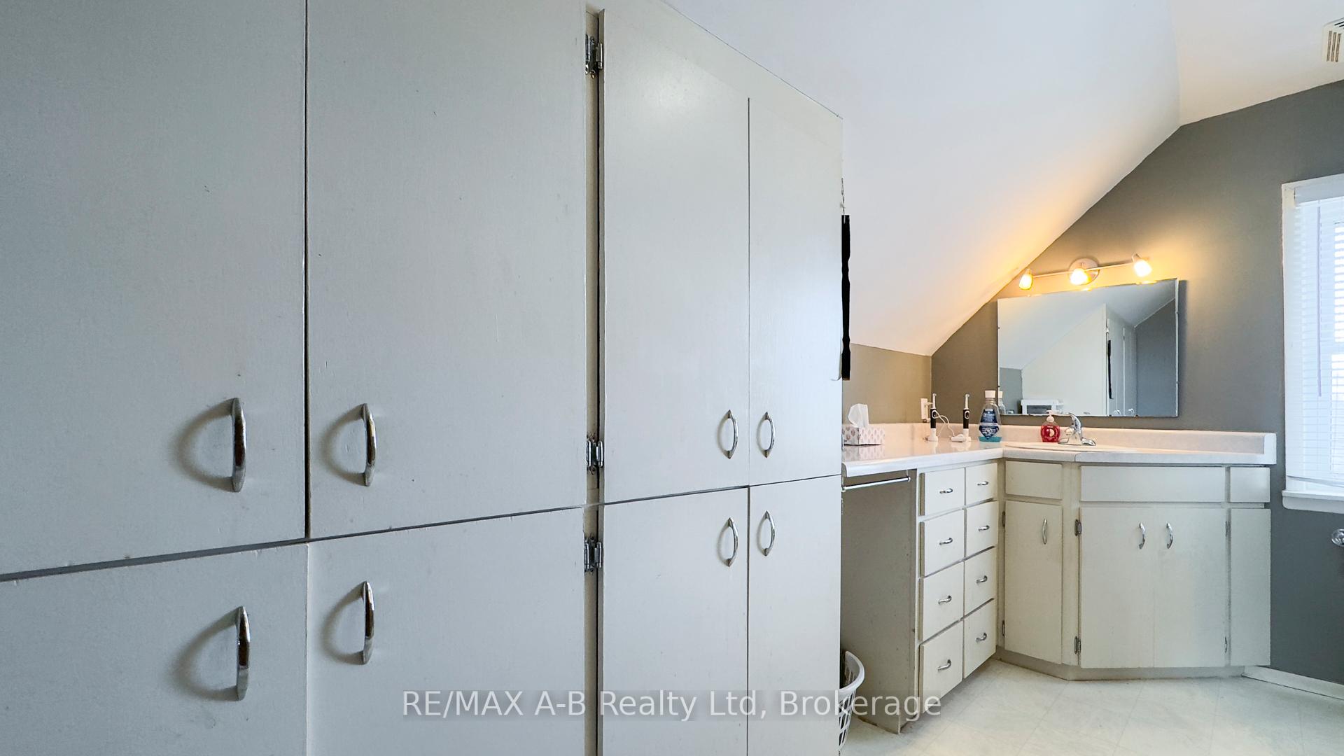 Photo 25 of 130 Quebec Street, West Perth, Mitchell — HOMEH
