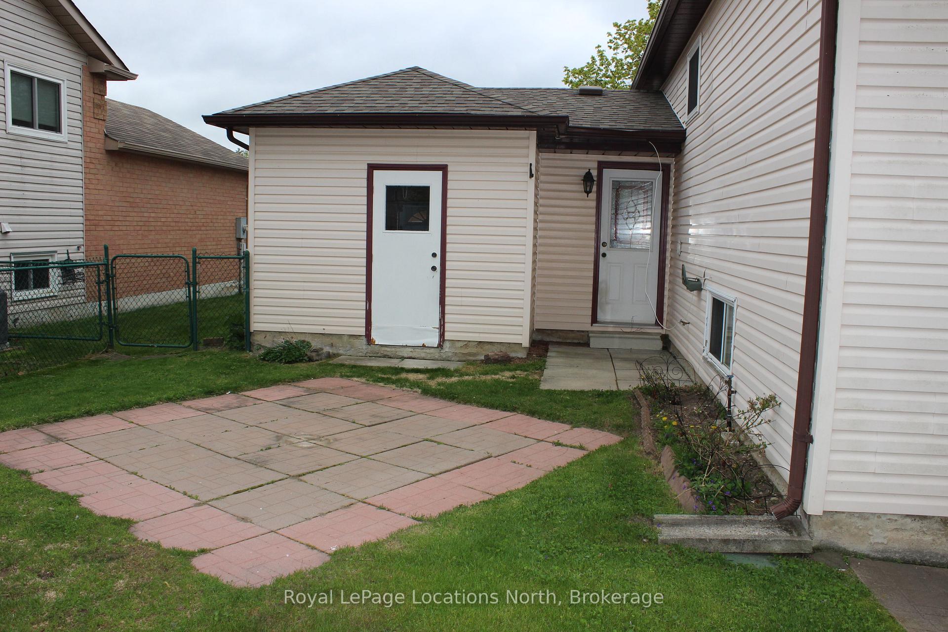 Photo 3 of 21 Langevin Drive, Wasaga Beach — HOMEH