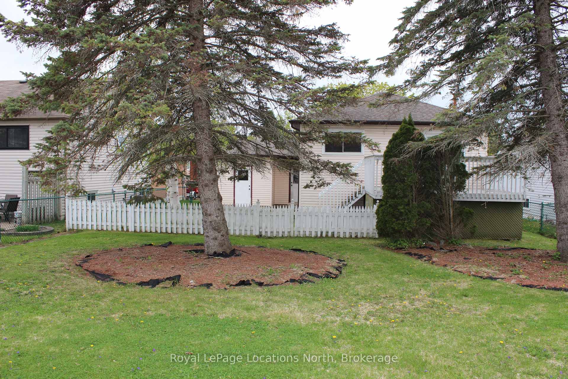 Photo 4 of 21 Langevin Drive, Wasaga Beach — HOMEH