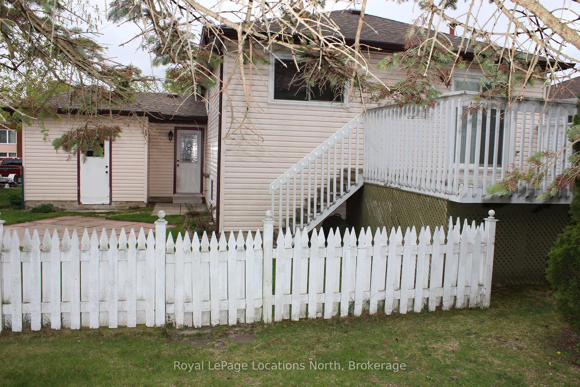 Photo 5 of 21 Langevin Drive, Wasaga Beach — HOMEH