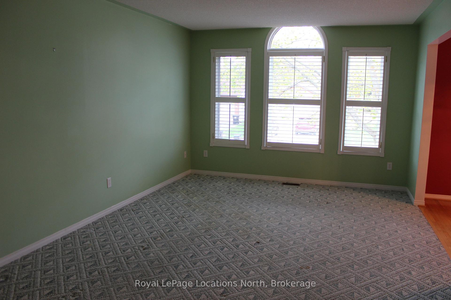 Photo 9 of 21 Langevin Drive, Wasaga Beach — HOMEH