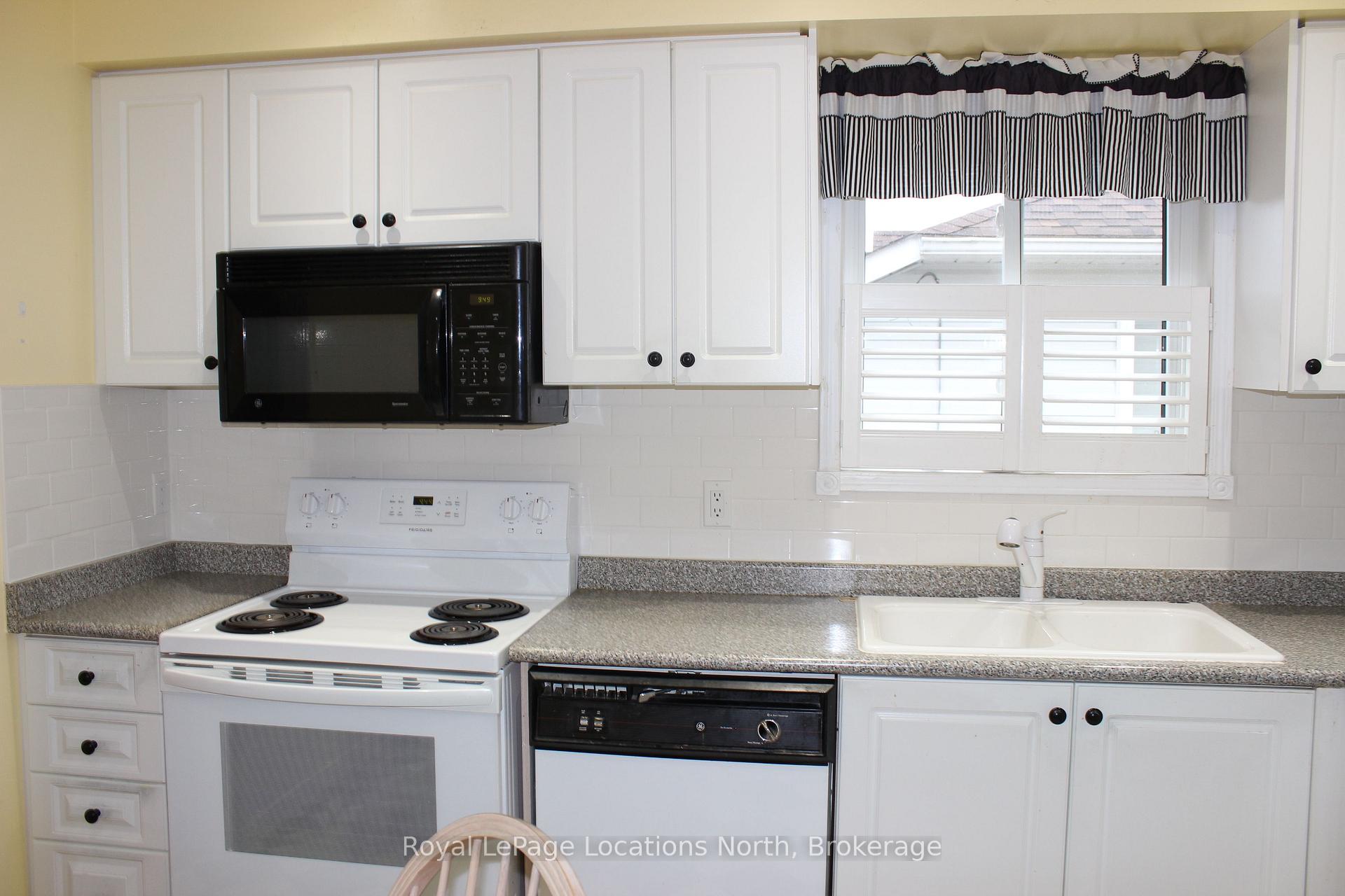 Photo 16 of 21 Langevin Drive, Wasaga Beach — HOMEH