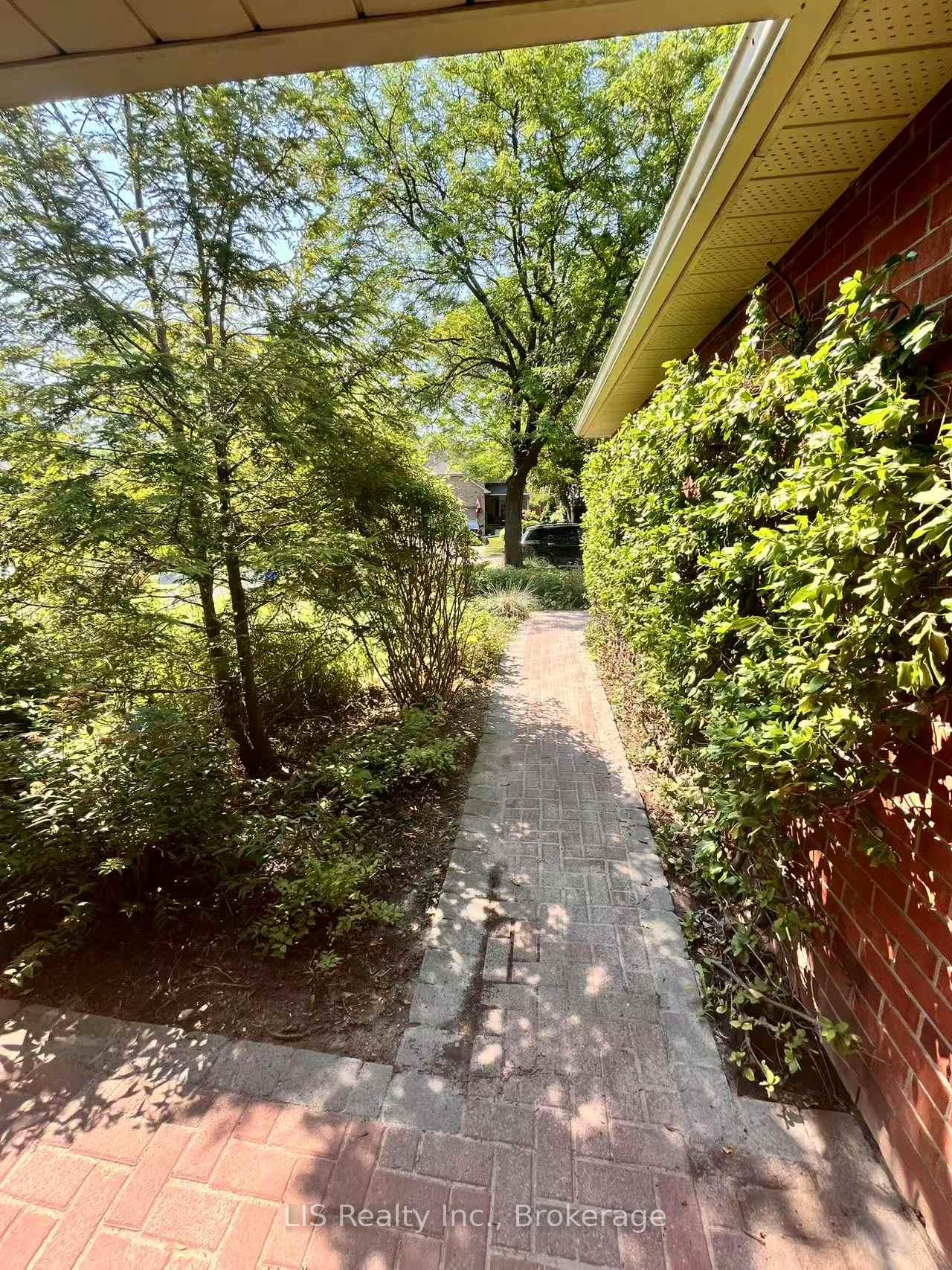 Photo 6 of 16 Murdock Avenue, Aurora, Aurora Heights — HOMEH
