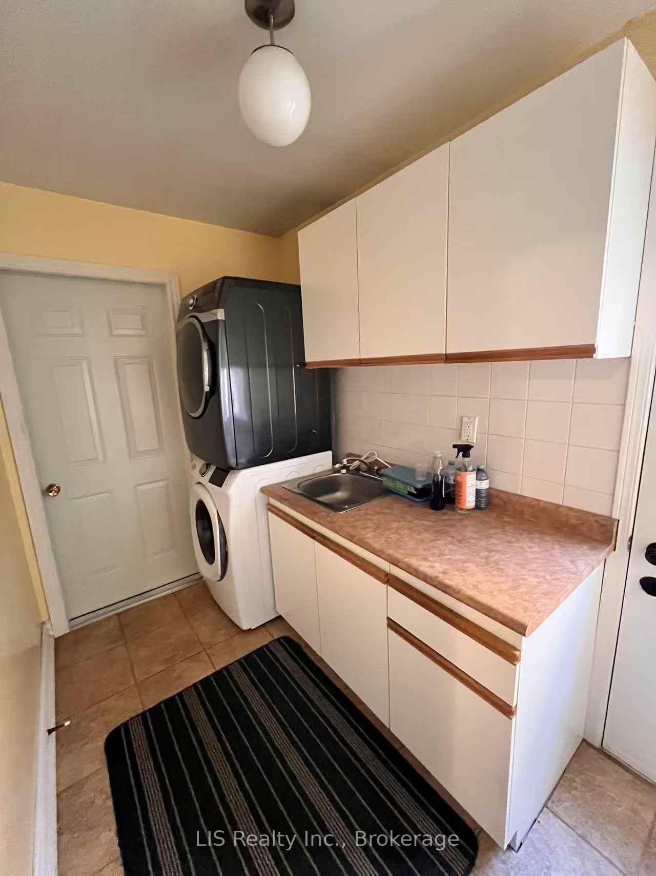 Photo 11 of 16 Murdock Avenue, Aurora, Aurora Heights — HOMEH