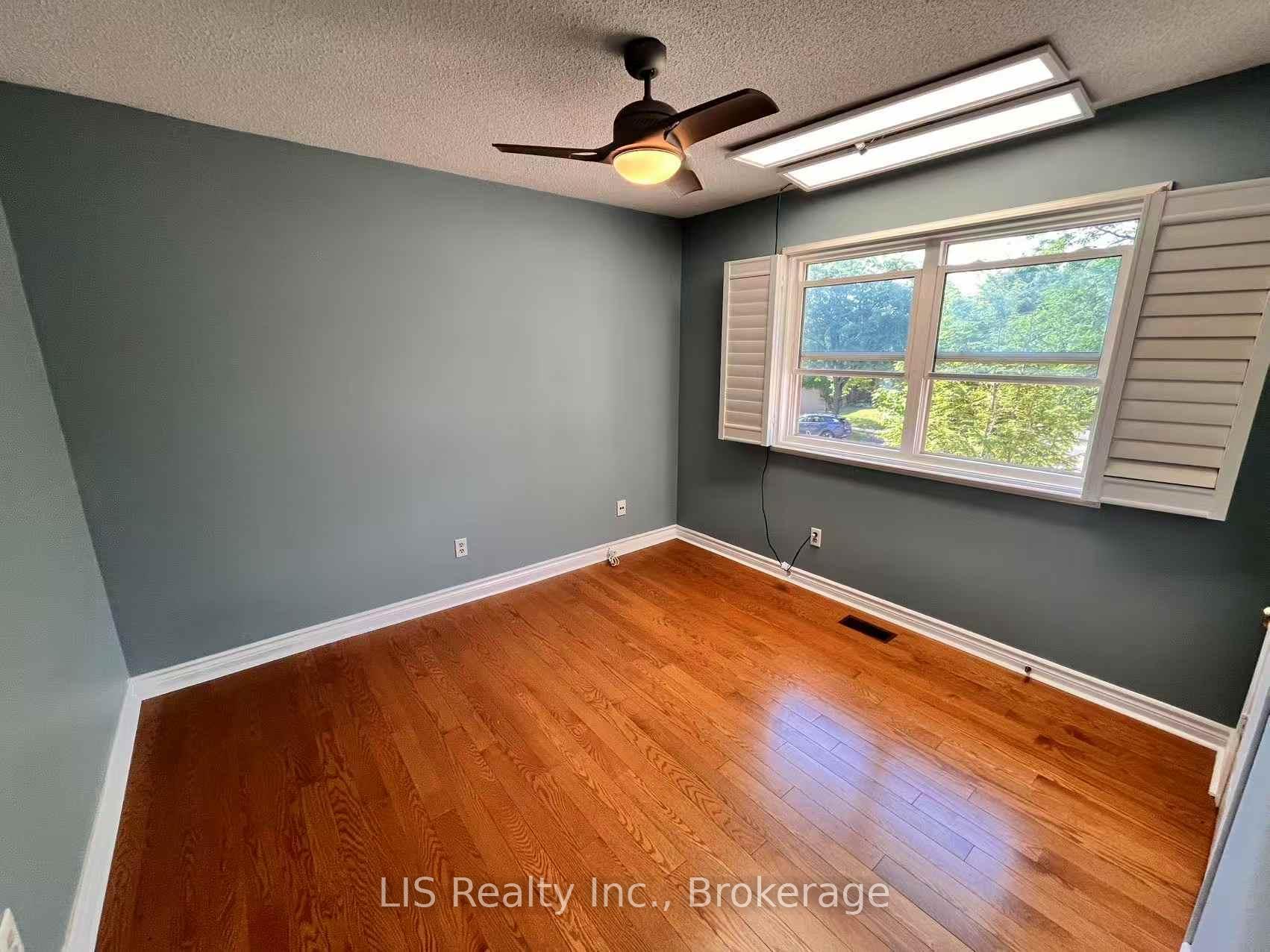Photo 17 of 16 Murdock Avenue, Aurora, Aurora Heights — HOMEH
