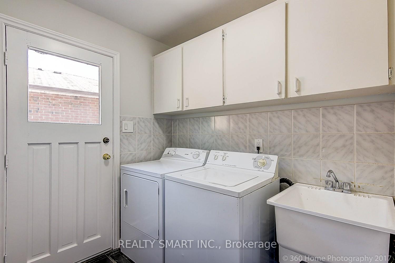 Photo 3 of Unit Upper, 54 Cherry Hills Road, Vaughan, Glen Shields — HOMEH