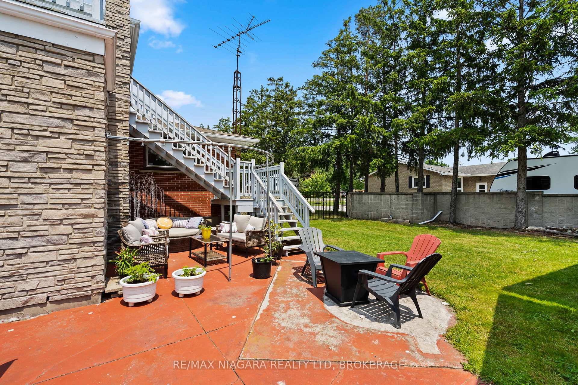 Photo 7 of 415 Lyons Creek Road, Welland, Cooks Mills — HOMEH