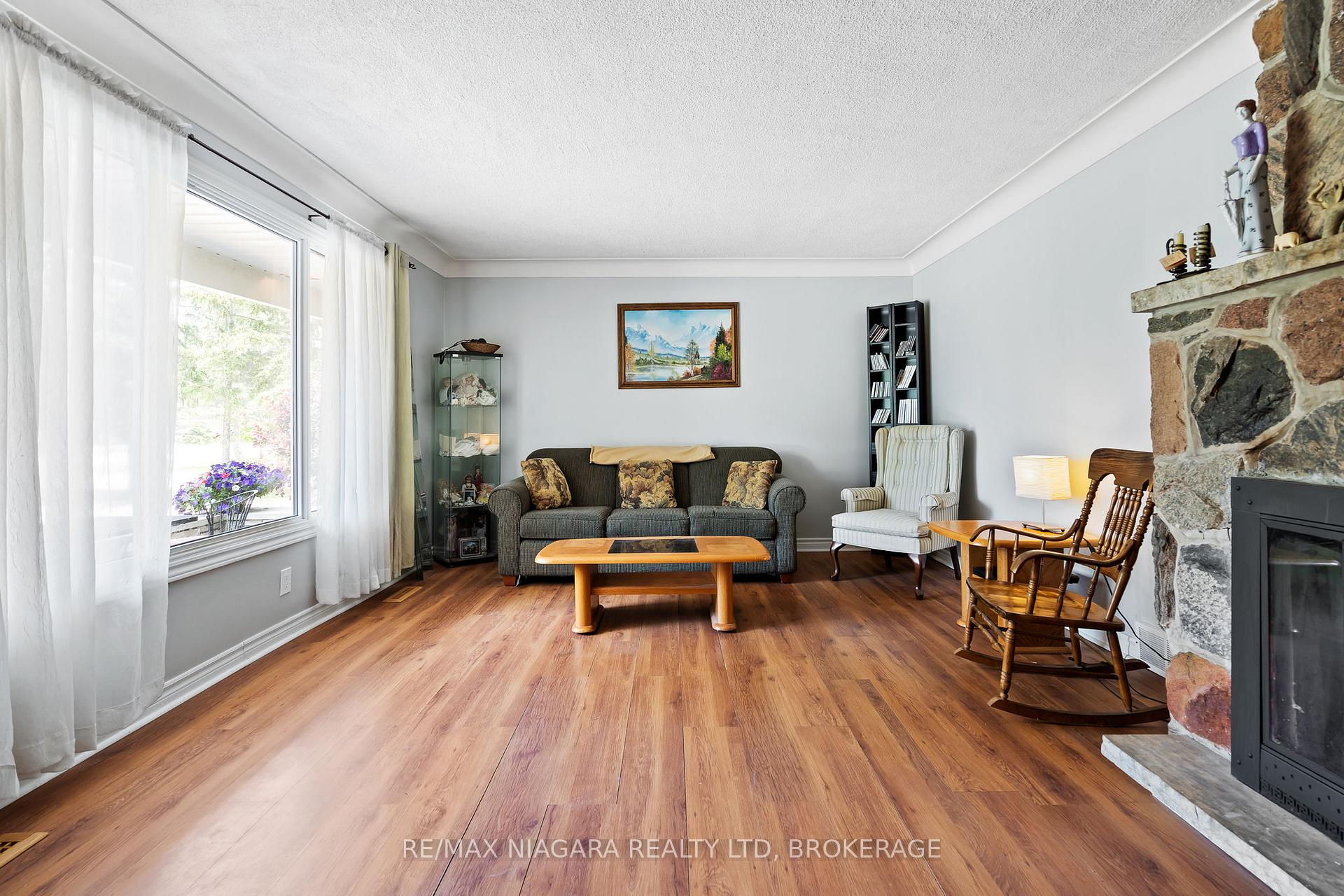 Photo 16 of 415 Lyons Creek Road, Welland, Cooks Mills — HOMEH