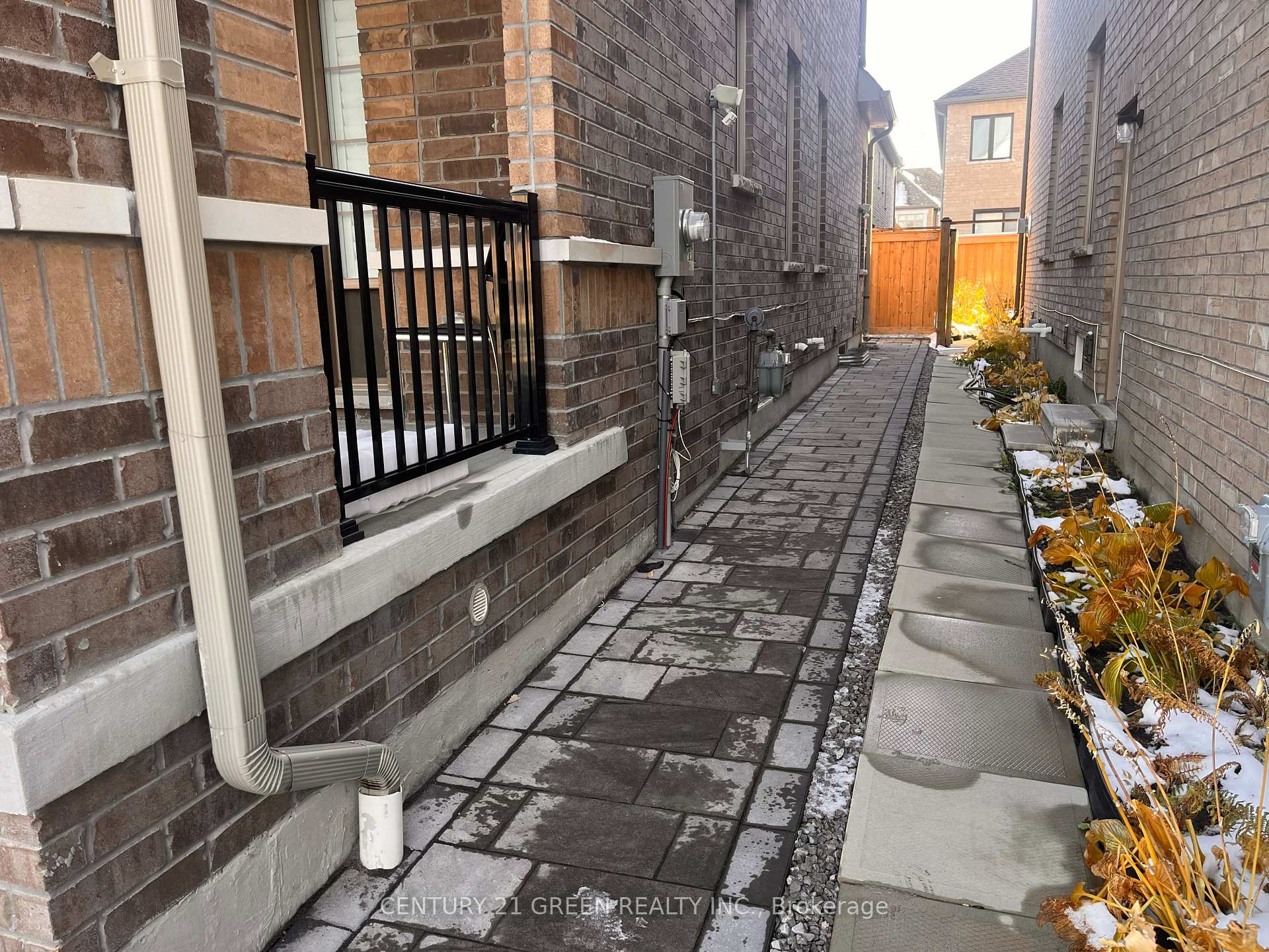Photo 2 of Unit Bsmt, 27 Whitefish Street, Whitby, Lynde Creek — HOMEH