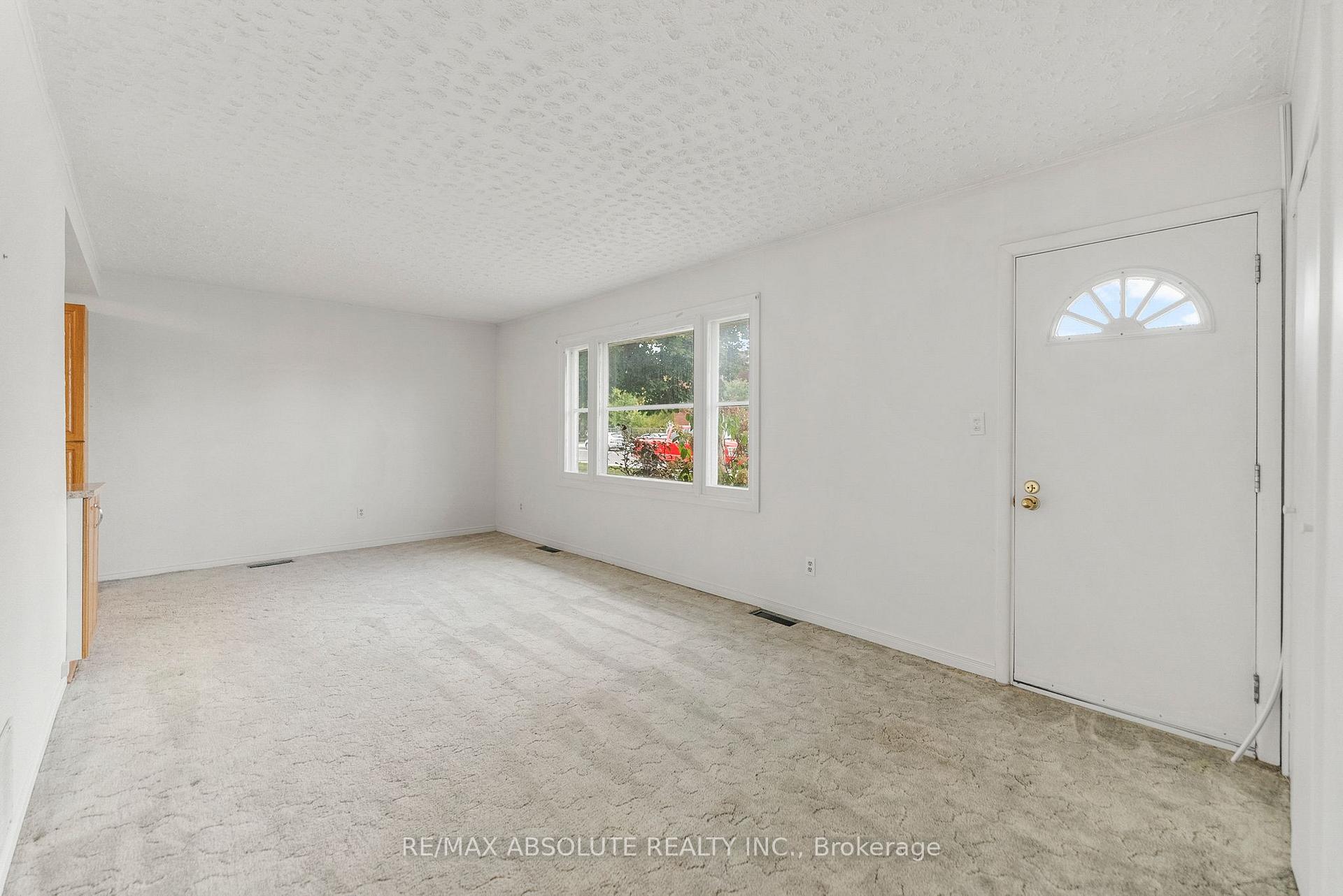 Photo 13 of 106 Edey Street, Arnprior — HOMEH