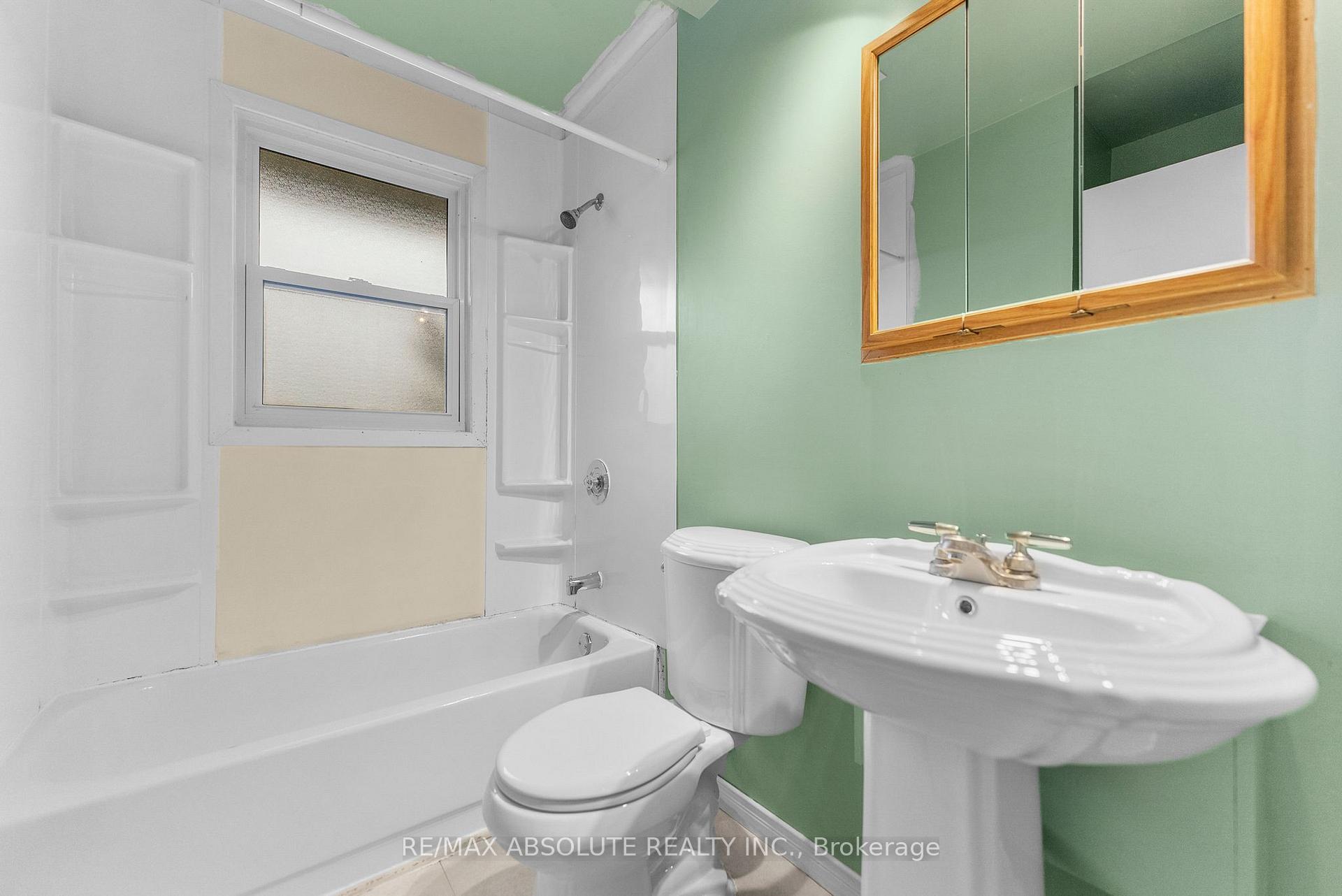 Photo 11 of 106 Edey Street, Arnprior — HOMEH