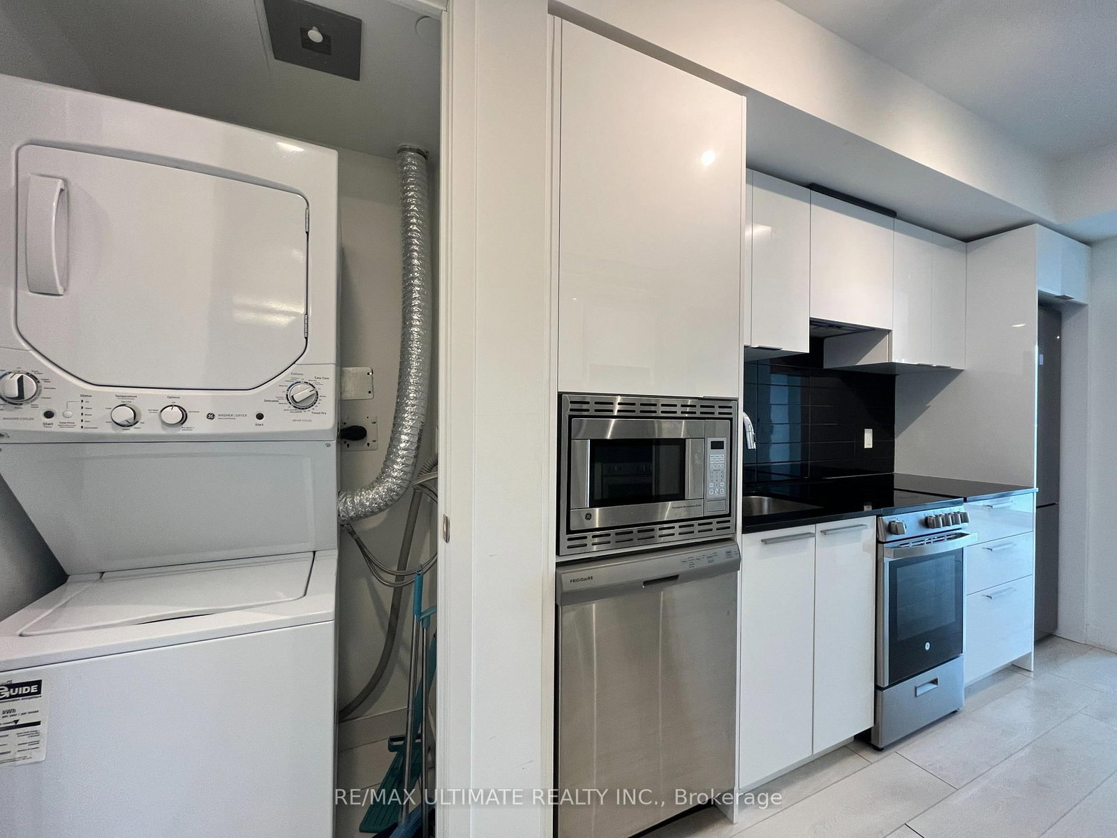 Photo 5 of Unit 4004, 501 Yonge St, Toronto, Church-Yonge Corridor — HOMEH