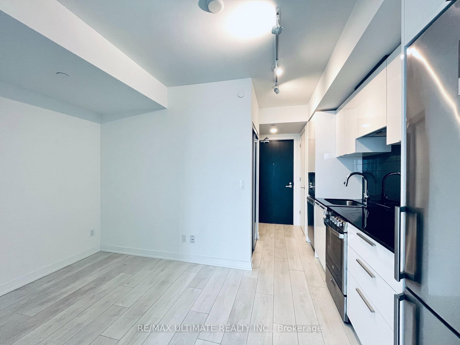 Photo 10 of Unit 4004, 501 Yonge St, Toronto, Church-Yonge Corridor — HOMEH