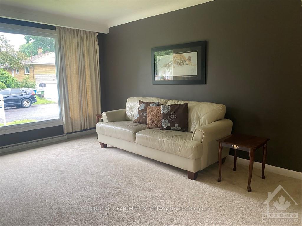 Photo 4 of 210 Harcourt Avenue, Ottawa, Woodroffe — HOMEH