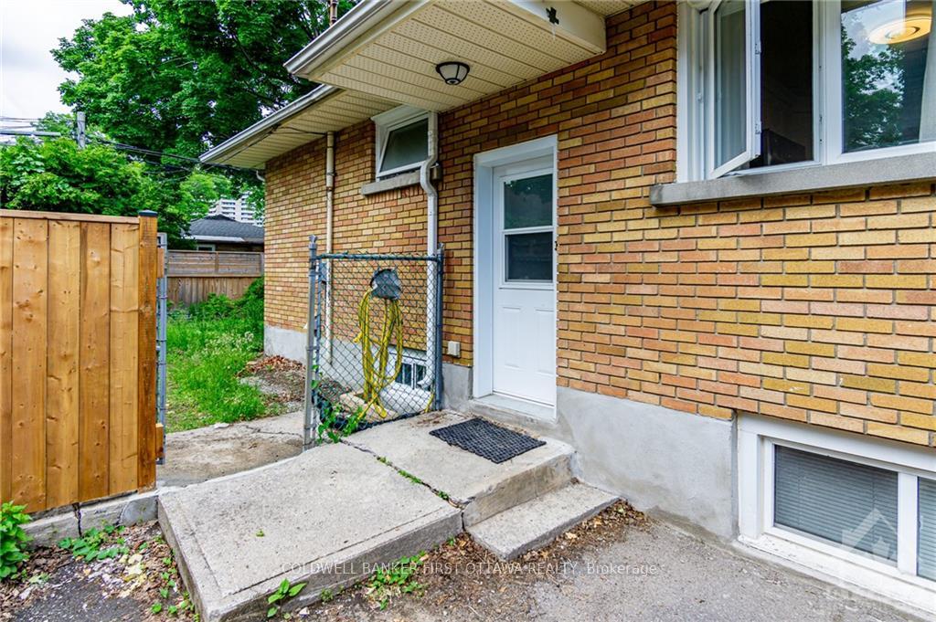 Photo 15 of 210 Harcourt Avenue, Ottawa, Woodroffe — HOMEH