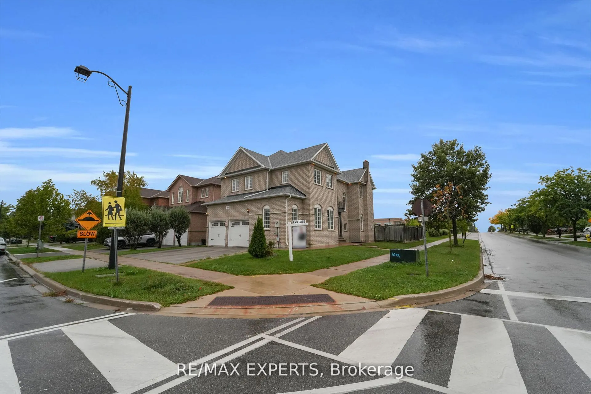 Photo 3 of 159 Sonoma Boulevard, Vaughan, Sonoma Heights — HOMEH