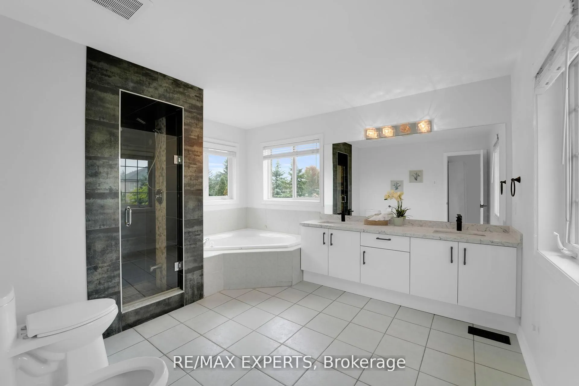 Photo 32 of 159 Sonoma Boulevard, Vaughan, Sonoma Heights — HOMEH
