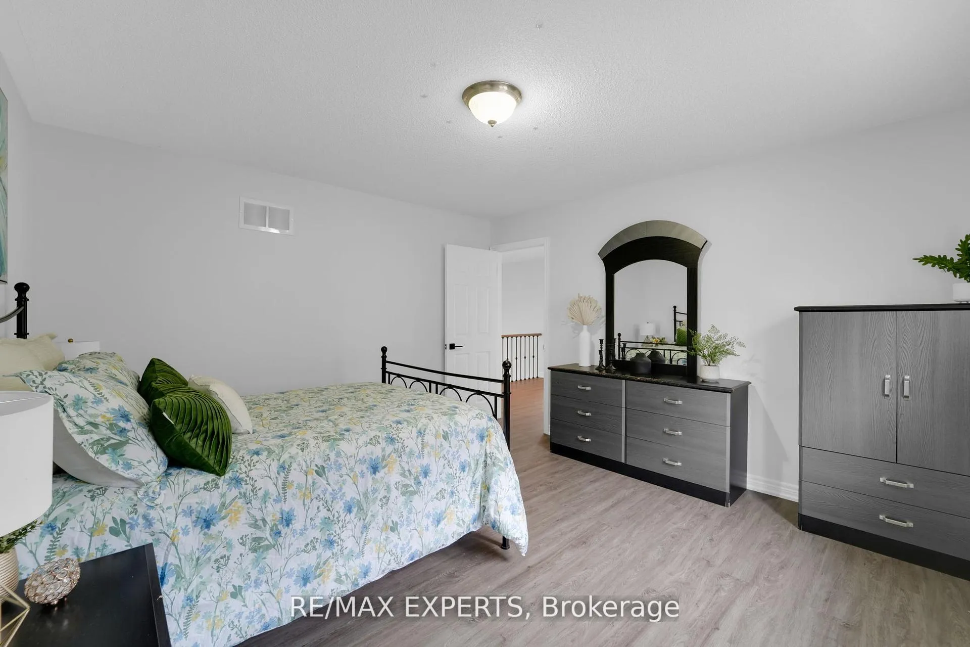 Photo 36 of 159 Sonoma Boulevard, Vaughan, Sonoma Heights — HOMEH