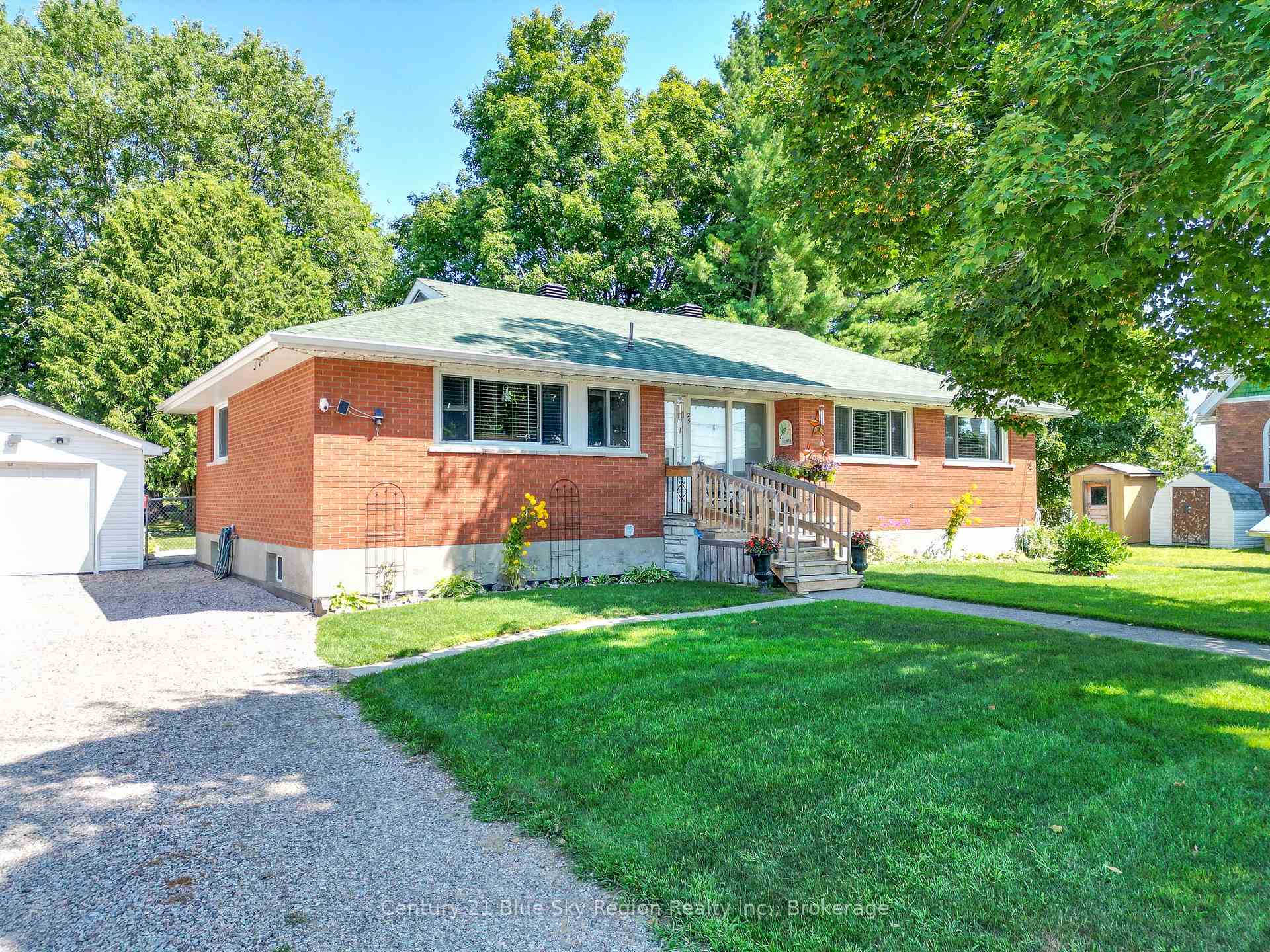 Photo 2 of 25 William Street, West Nipissing, Sturgeon Falls — HOMEH