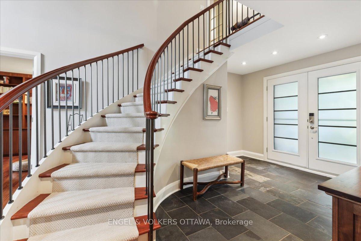 Photo 4 of 2282 Bowman Road, Ottawa, Guildwood Estates - Urbandale Acres — HOMEH