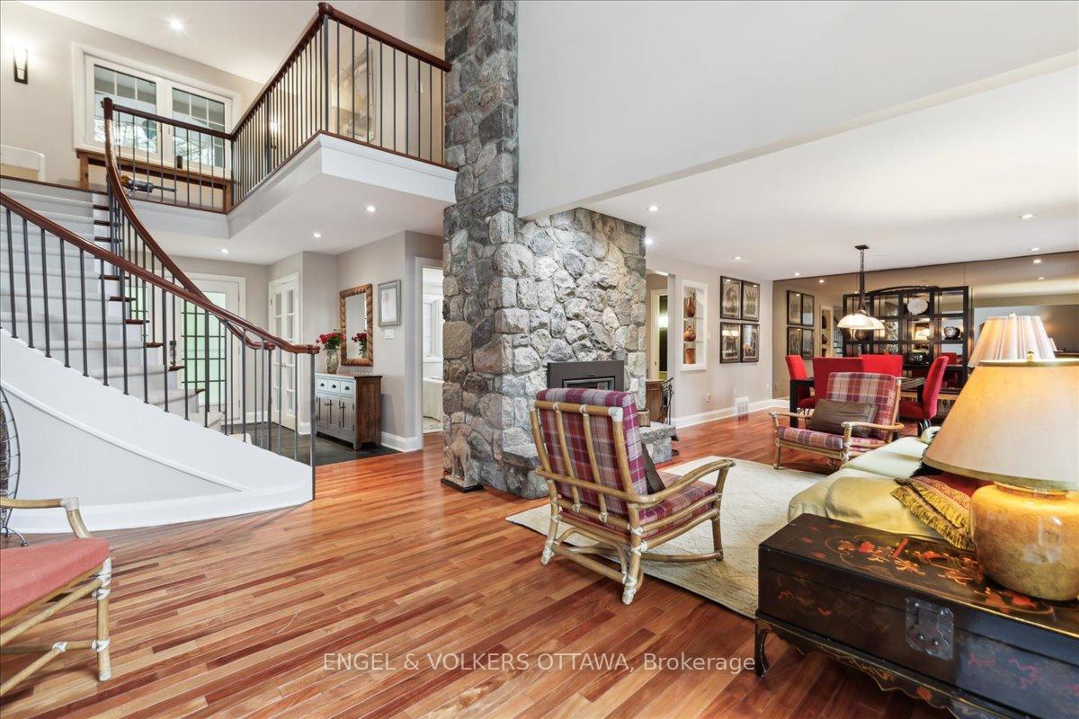 Photo 9 of 2282 Bowman Road, Ottawa, Guildwood Estates - Urbandale Acres — HOMEH