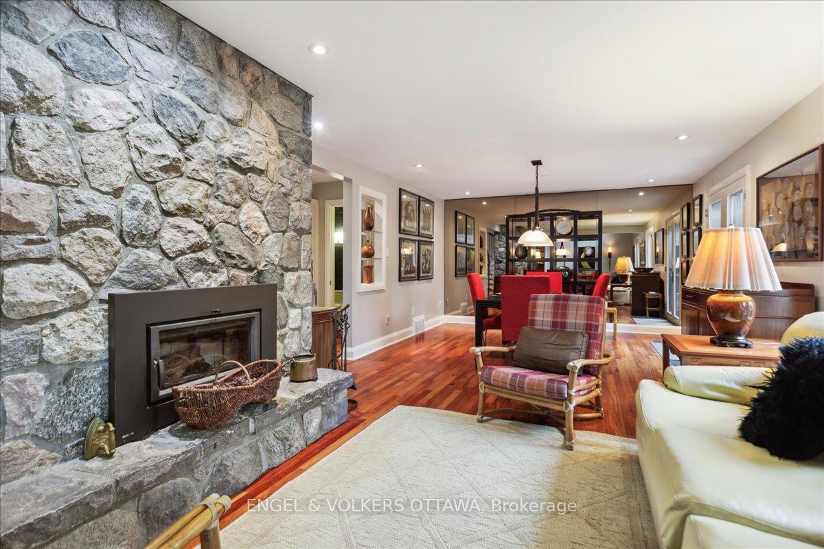 Photo 10 of 2282 Bowman Road, Ottawa, Guildwood Estates - Urbandale Acres — HOMEH