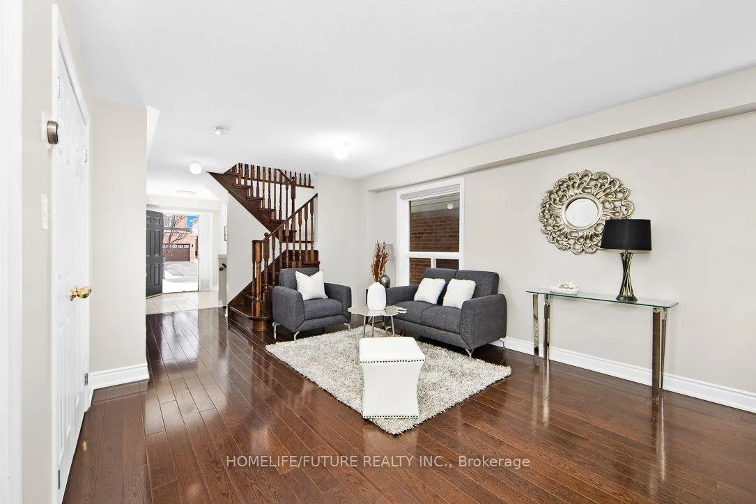 Photo 4 of 39 Harkness Drive, Whitby, Rolling Acres — HOMEH