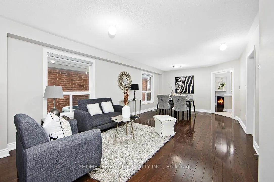 Photo 5 of 39 Harkness Drive, Whitby, Rolling Acres — HOMEH
