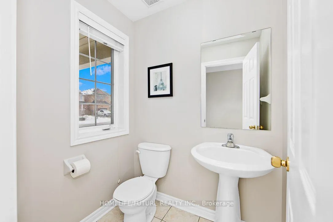 Photo 14 of 39 Harkness Drive, Whitby, Rolling Acres — HOMEH