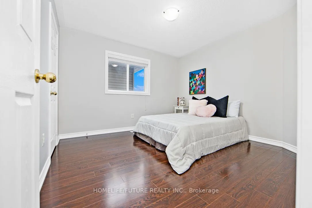 Photo 20 of 39 Harkness Drive, Whitby, Rolling Acres — HOMEH