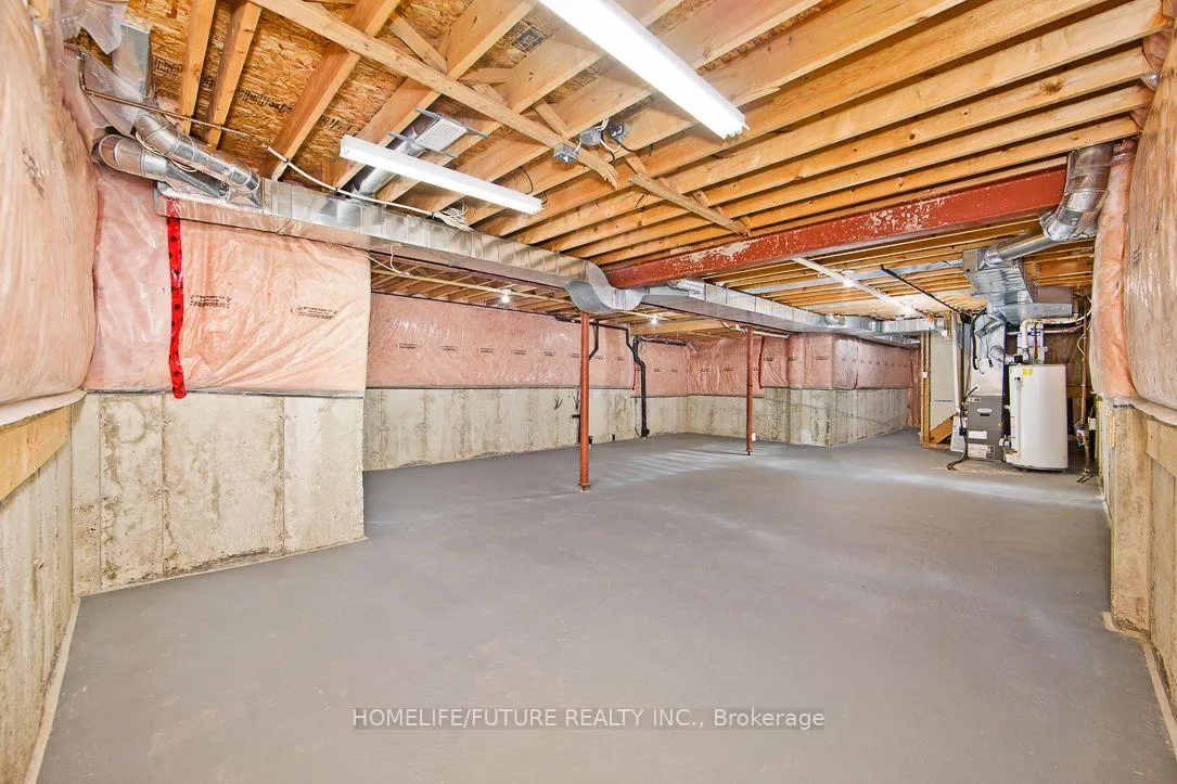 Photo 23 of 39 Harkness Drive, Whitby, Rolling Acres — HOMEH