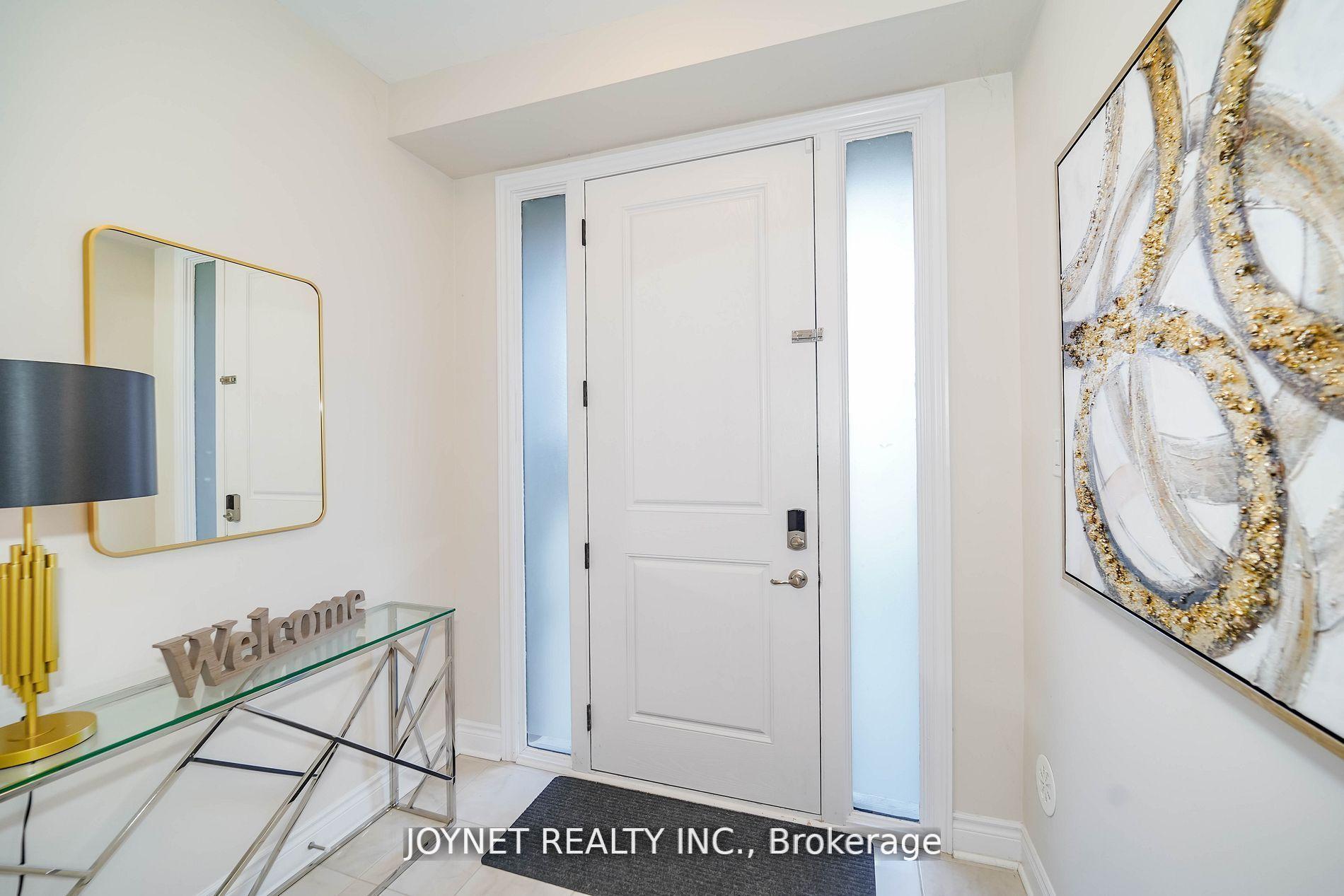 Photo 2 of 607 Marc Santi Boulevard, Vaughan, Patterson — HOMEH