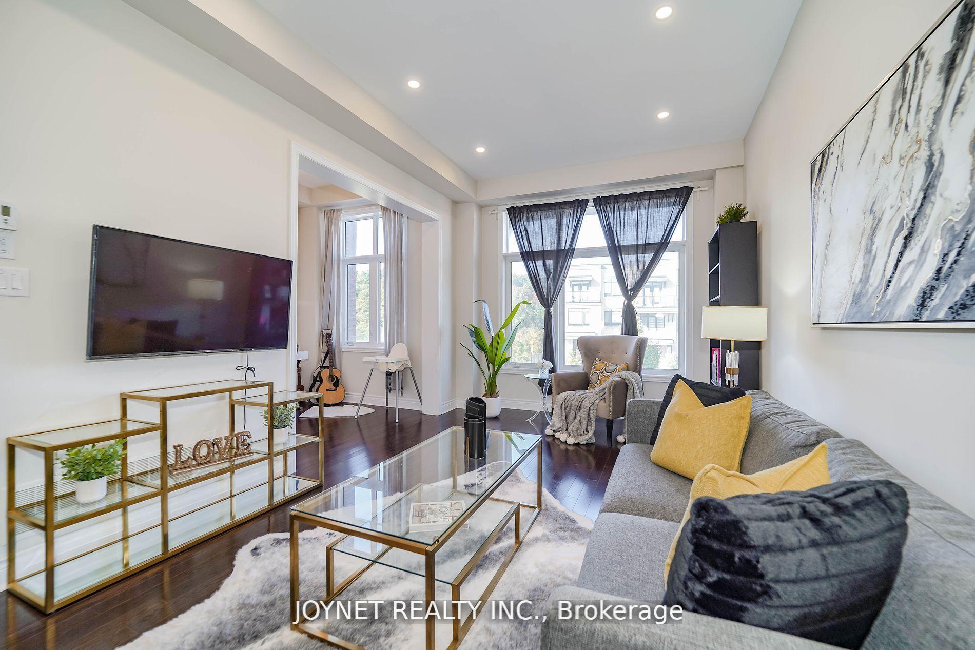 Photo 6 of 607 Marc Santi Boulevard, Vaughan, Patterson — HOMEH