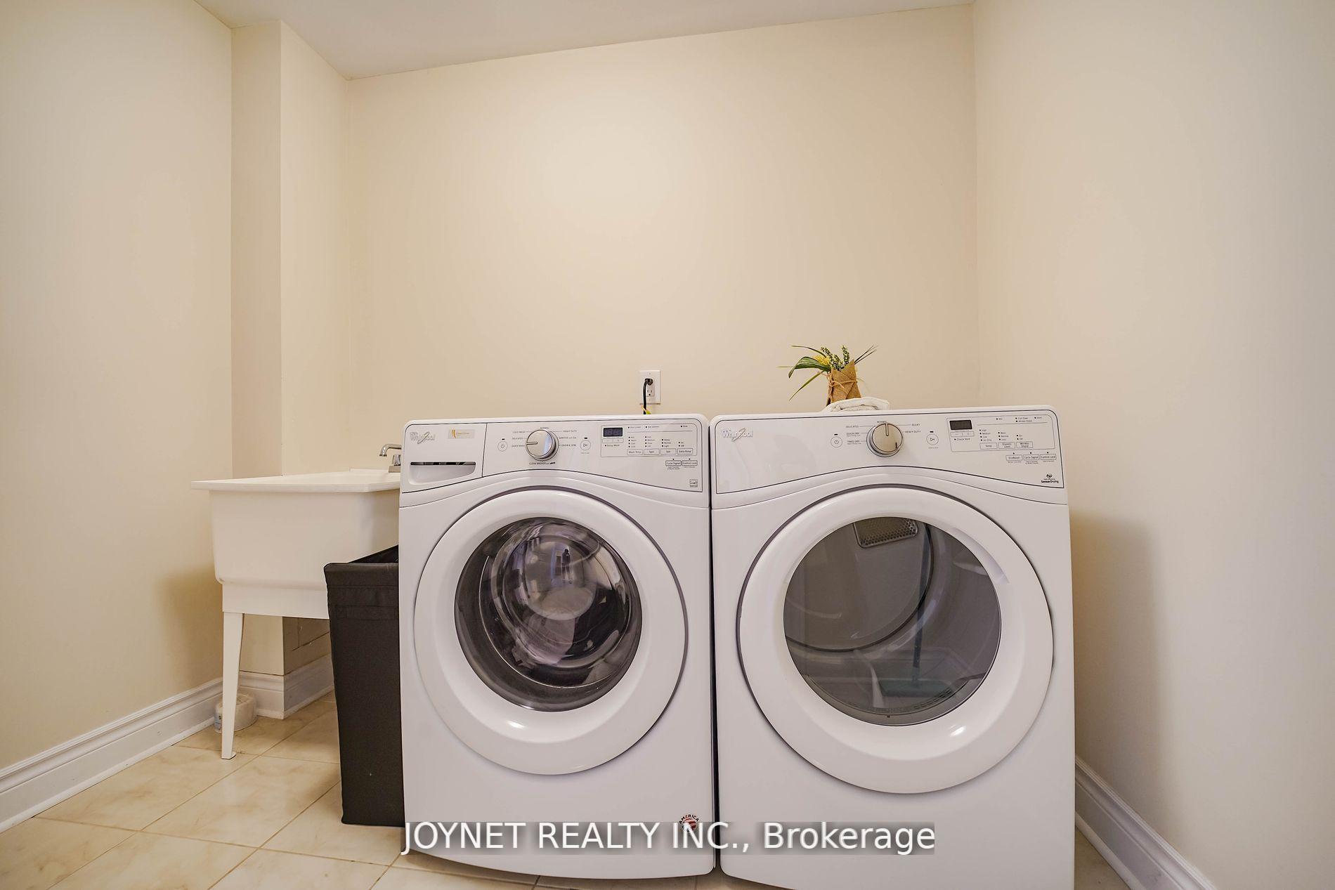 Photo 9 of 607 Marc Santi Boulevard, Vaughan, Patterson — HOMEH
