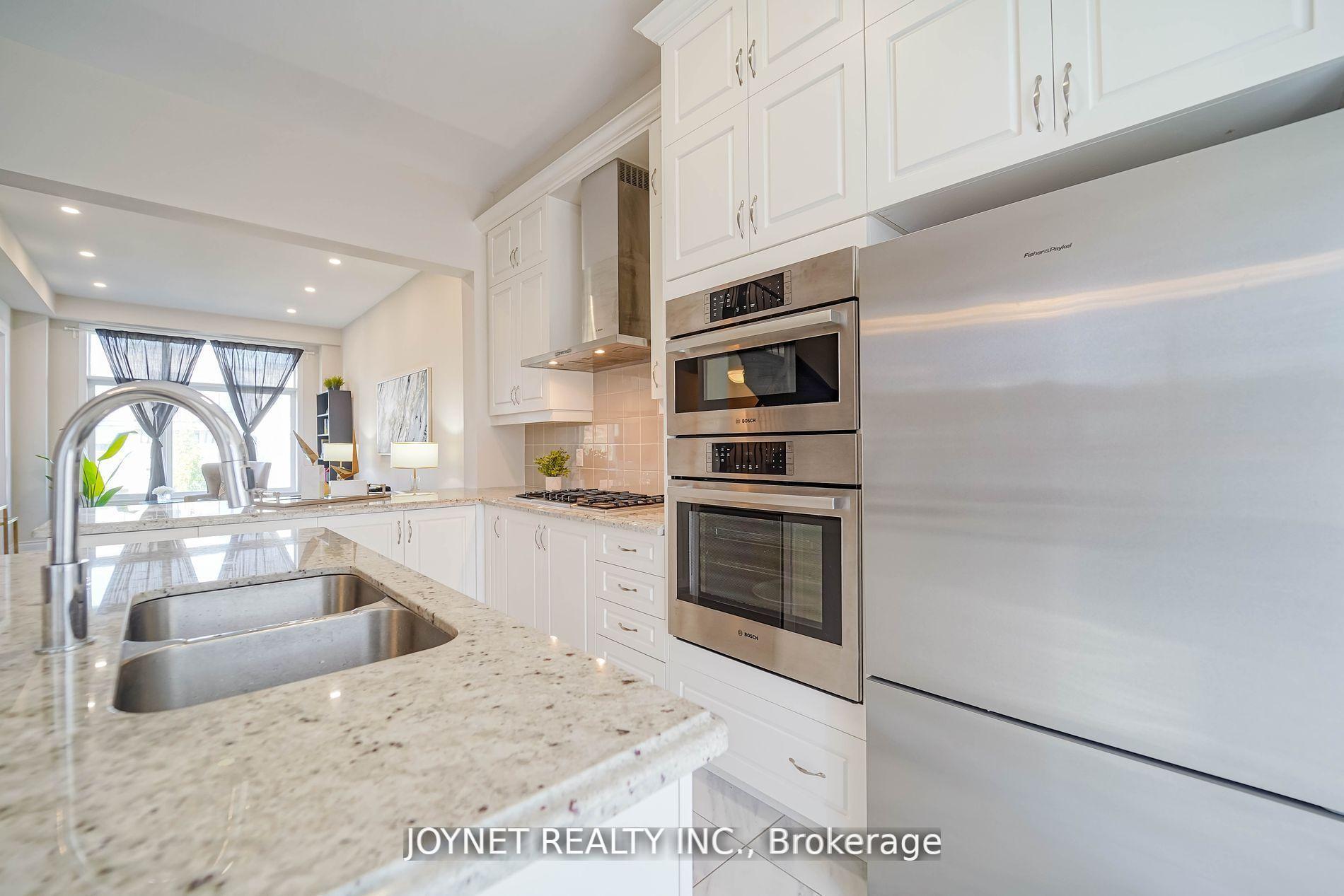 Photo 10 of 607 Marc Santi Boulevard, Vaughan, Patterson — HOMEH