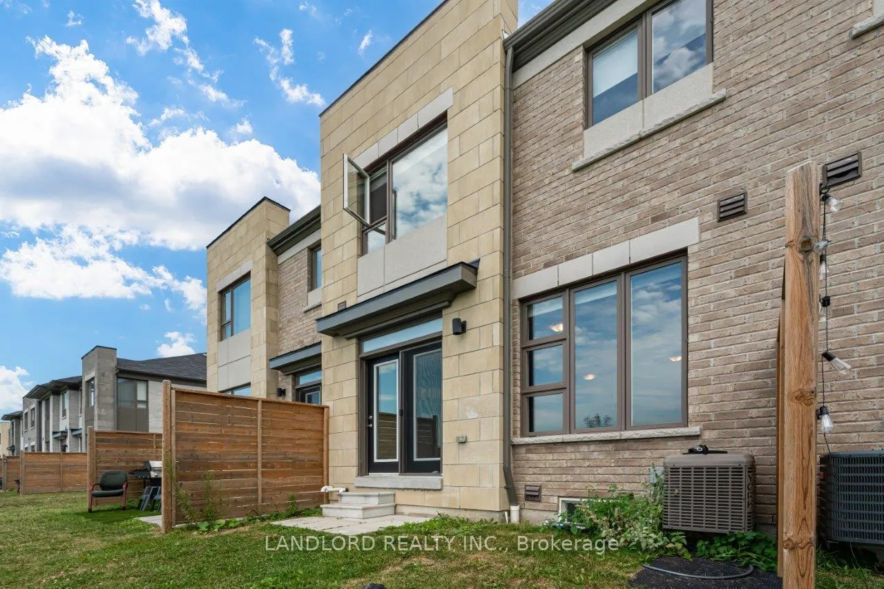 Photo 8 of 40 Donald Fleming Way, Whitby, Pringle Creek — HOMEH