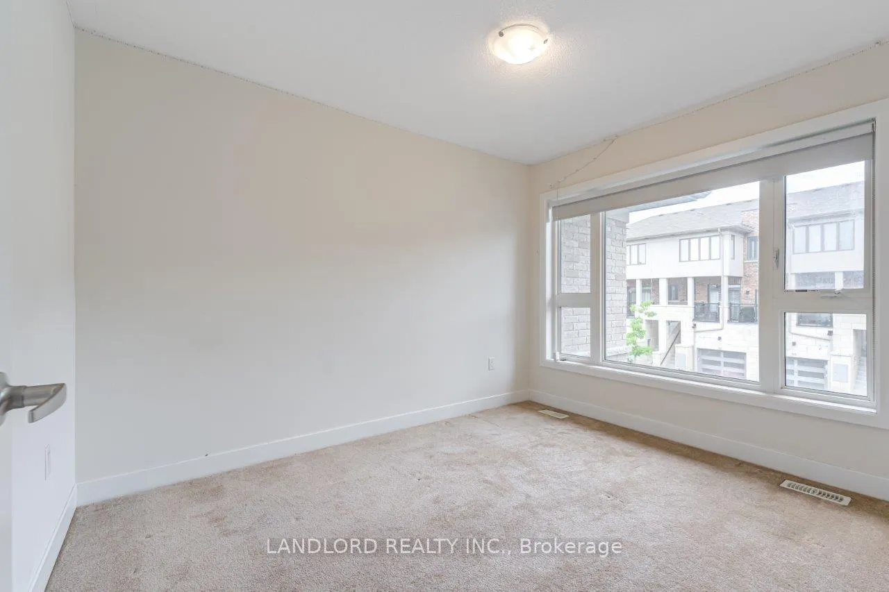 Photo 16 of 40 Donald Fleming Way, Whitby, Pringle Creek — HOMEH